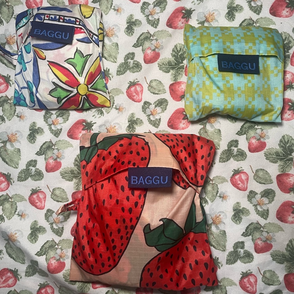 LOT OF 3 REUSABLE BAGGU-baby and big